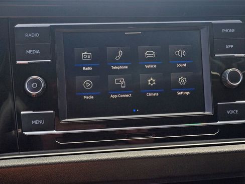 Used 2021 Volkswagen Jetta SE image 34