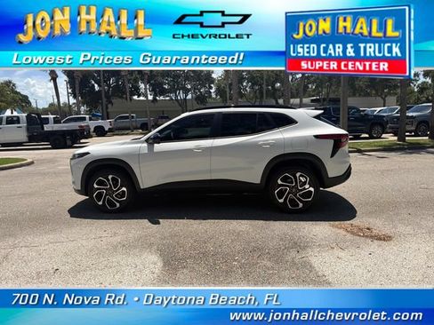 Used 2025 Chevrolet Trax RS FWD image 5