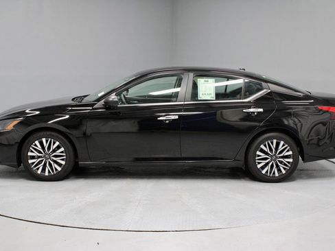 Certified 2024 Nissan Altima 2.5 SV FWD image 7