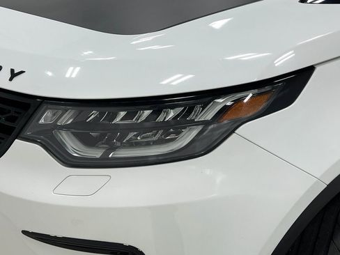 Used 2017 Land Rover Discovery HSE AWD/4WD image 38