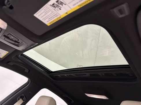 Used 2017 BMW 330i xDrive Sedan image 18