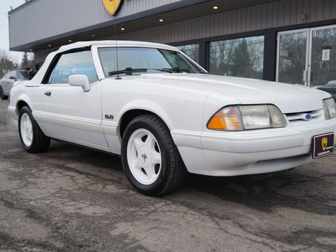 Used 1993 Ford Mustang LX image 3