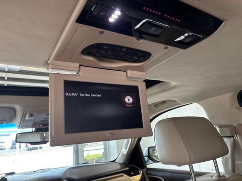 Used 2016 GMC Yukon XL Denali w/ Open Road Package AWD/4WD image 18
