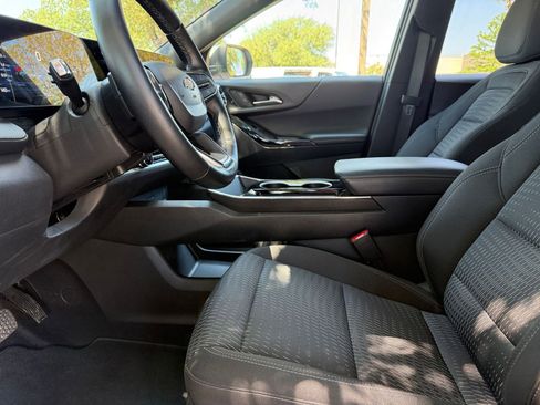 Used 2025 Chevrolet Equinox LT FWD image 28