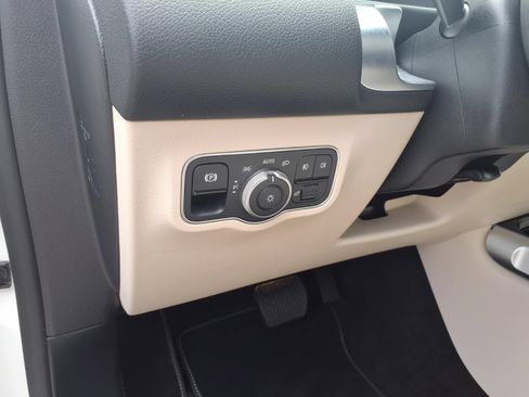Used 2023 Mercedes-Benz GLB 250 image 17