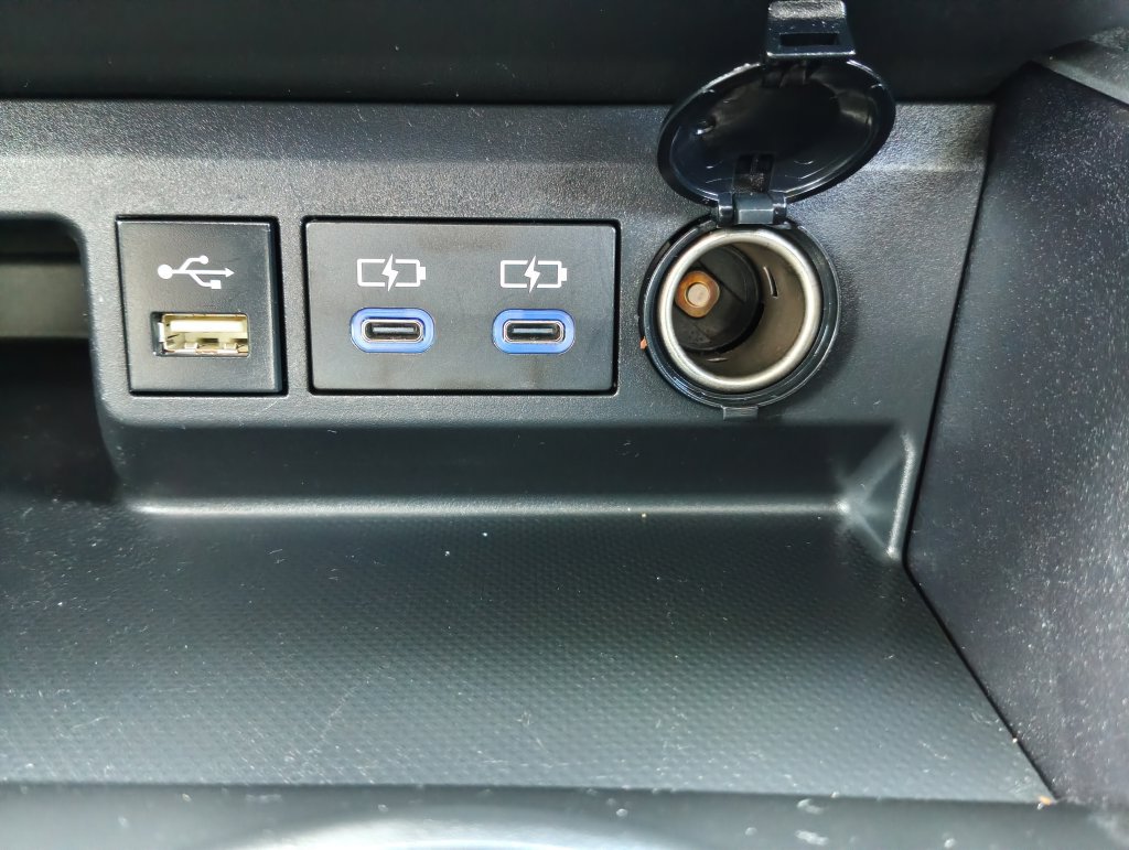 Used 2022 Toyota Highlander XLE AWD/4WD image 31