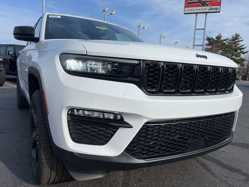 New 2025 Jeep Grand Cherokee Limited w/ Black Appearance Package image 50