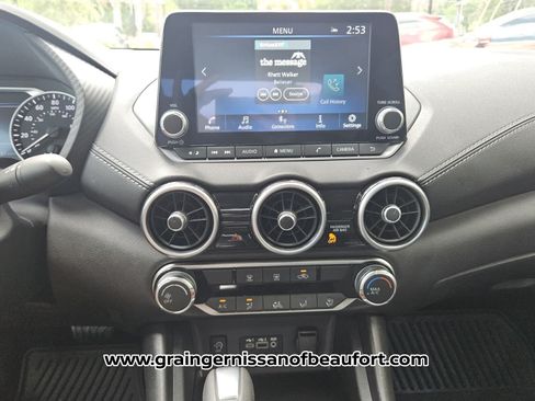 Used 2025 Nissan Sentra SV FWD image 8
