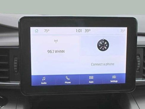 Used 2022 Ford Explorer XLT w/ Equipment Group 202A image 21