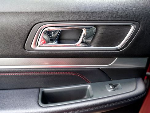 Used 2018 Ford Explorer Sport image 29