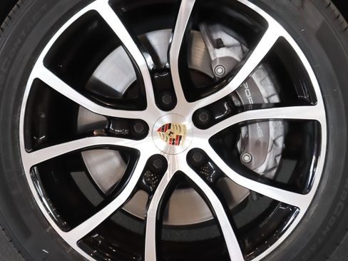 Certified 2023 Porsche Cayenne image 13