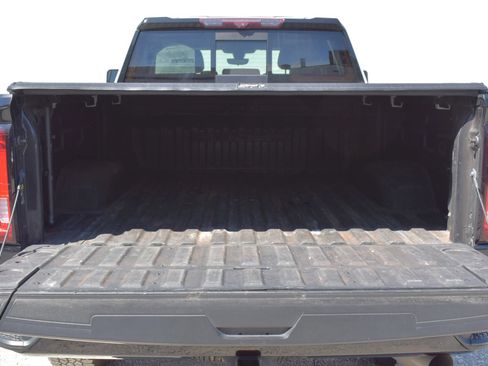 Used 2021 GMC Sierra 3500 Denali w/ Denali Black Diamond Edition AWD/4WD image 9