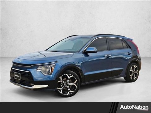 Used 2024 Kia Niro SX Touring image 1