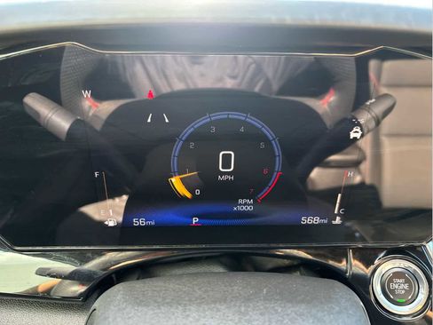 Used 2025 Chevrolet Trax RS w/ Sunroof Package FWD image 28