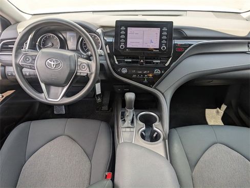 Used 2022 Toyota Camry LE image 15