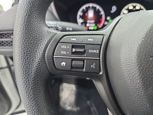 Used 2025 Honda HR-V LX image 16