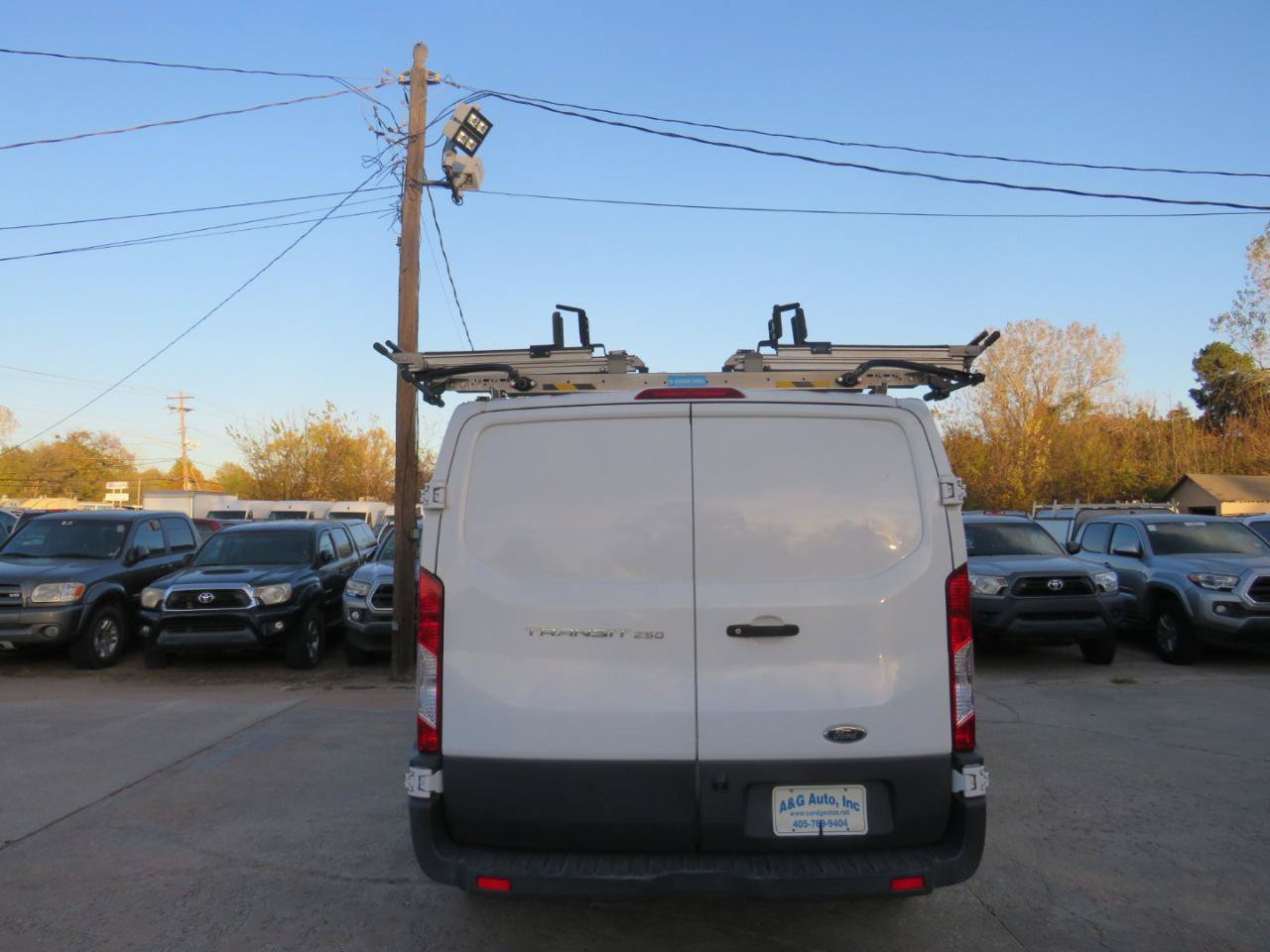 Used 2018 Ford Transit 250 130 Low Roof RWD image 6