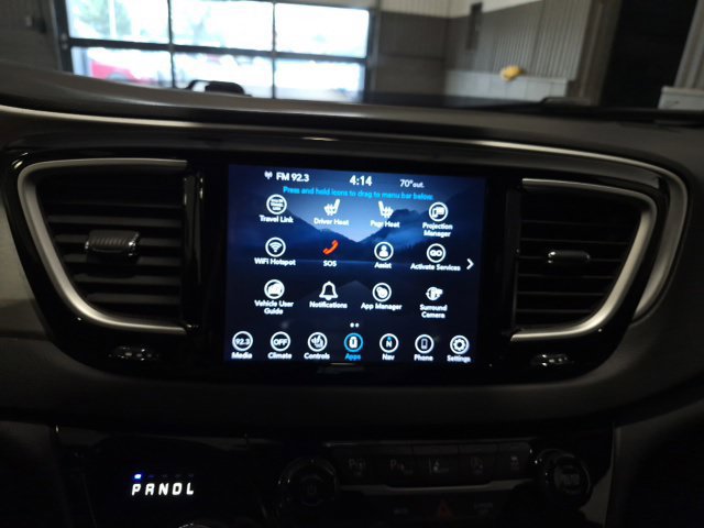Used 2020 Chrysler Pacifica Touring-L AWD/4WD image 14