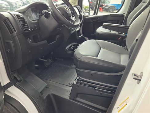 Used 2026 RAM ProMaster 2500 w/ Convenience Group FWD image 25