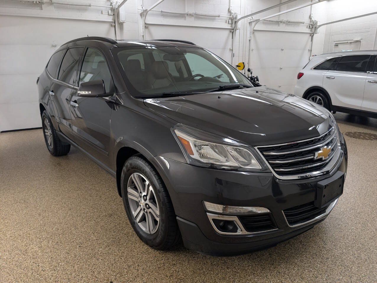 Used 2017 Chevrolet Traverse LT AWD/4WD image 5