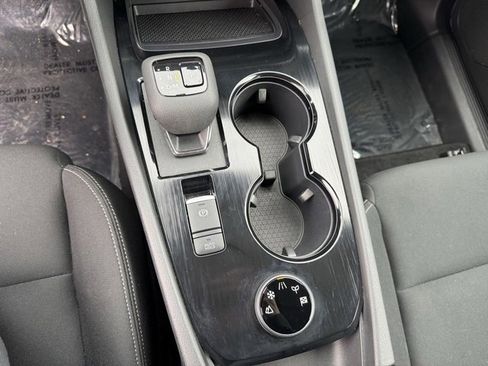 Used 2024 Nissan Rogue S image 23