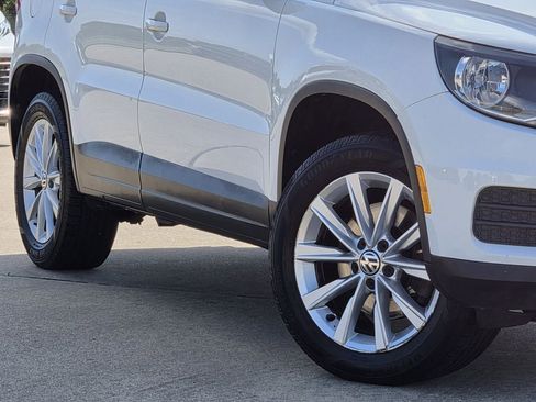 Used 2018 Volkswagen Tiguan Limited AWD/4WD image 12