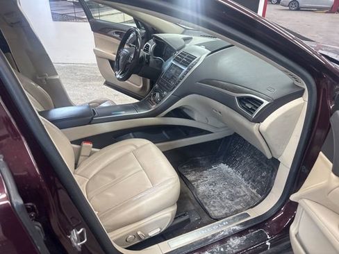 Used 2017 Lincoln MKZ Select w/ Technology Package image 21