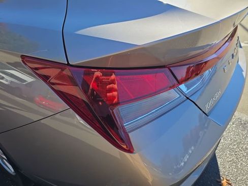 Certified 2023 Hyundai Elantra SE image 45