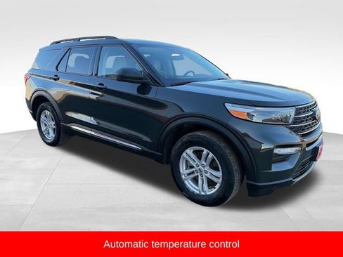 Used 2023 Ford Explorer XLT w/ Equipment Group 202A image 9