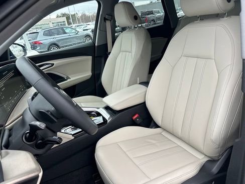 New 2025 Audi Q5 Premium image 9