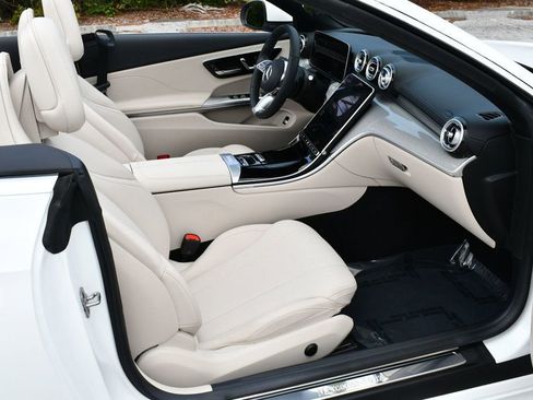 Used 2024 Mercedes-Benz CLE 300 4MATIC Cabriolet w/ Driver Assistance Package image 19