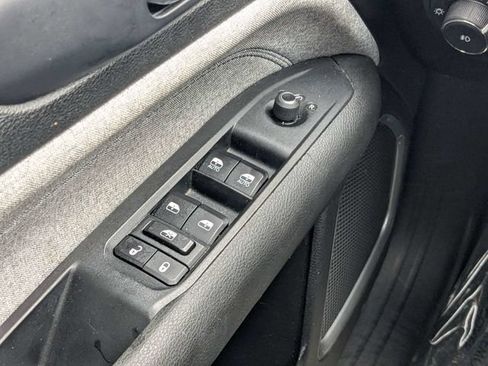 Used 2024 Jeep Compass Latitude AWD/4WD image 19