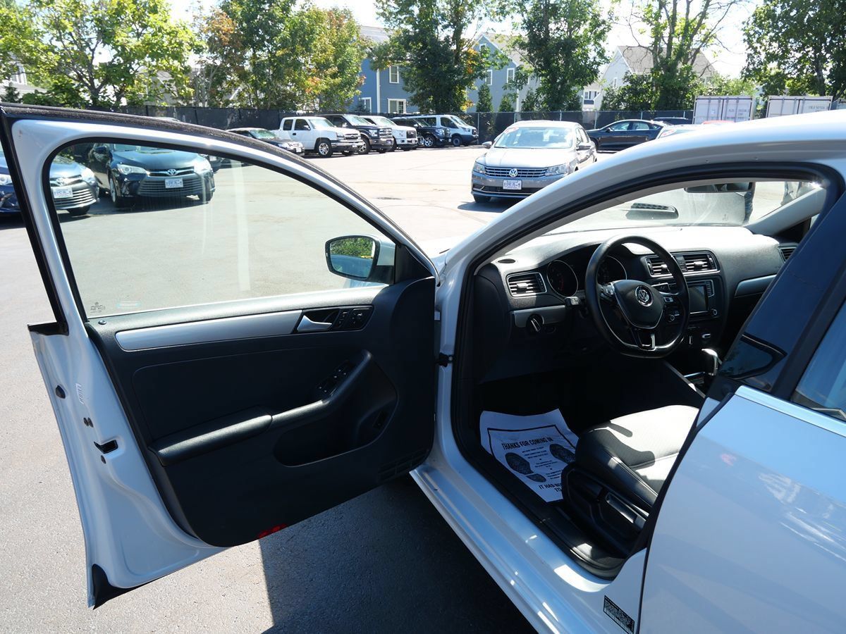 Used 2018 Volkswagen Jetta SE FWD image 15