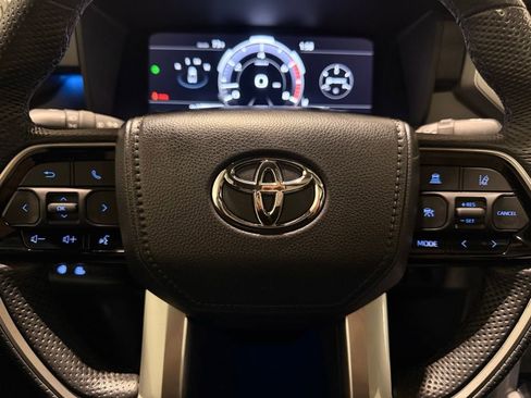 Used 2024 Toyota Tundra Platinum w/ TRD Off-Road Package AWD/4WD image 21