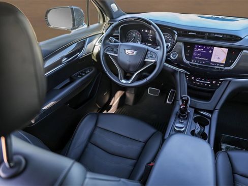 Certified 2025 Cadillac XT6 Sport w/ Platinum Package image 28