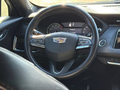 Used 2023 Cadillac XT4 Sport FWD image 12