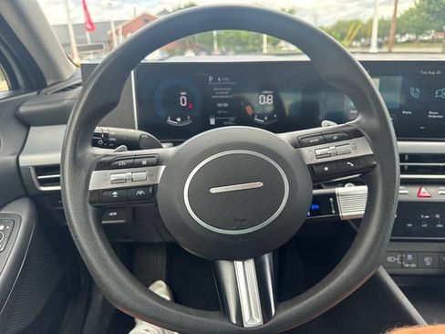 Used 2025 Hyundai Sonata SEL FWD image 17