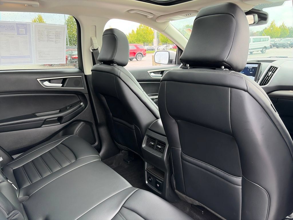 Used 2024 Ford Edge SEL w/ Convenience Package AWD/4WD image 32