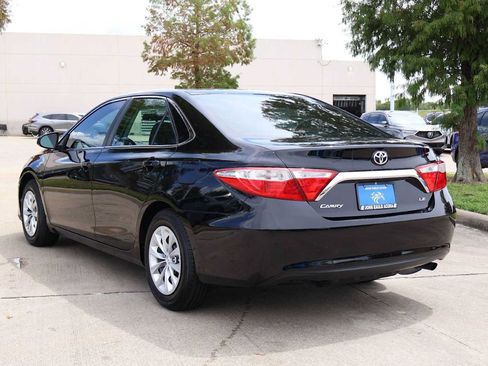 Used 2016 Toyota Camry LE FWD image 4