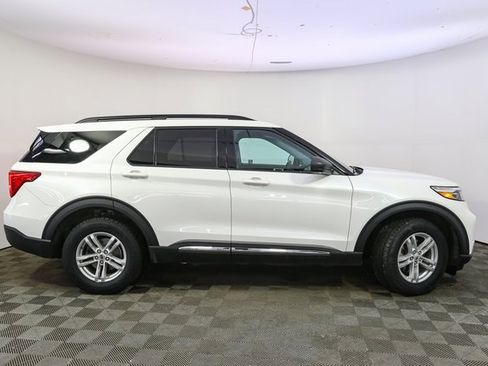 Used 2022 Ford Explorer XLT image 14