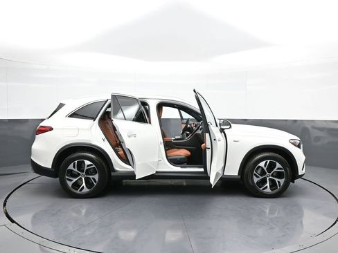 Used 2025 Mercedes-Benz GLC 350e 4MATIC image 46