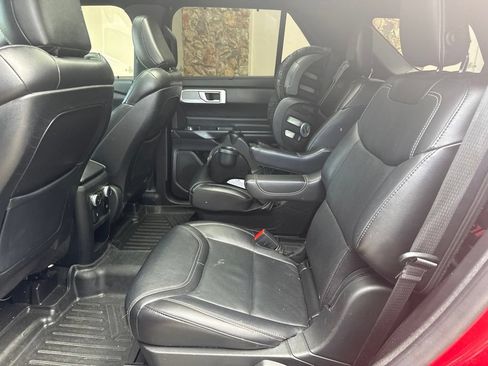 Used 2020 Ford Explorer ST w/ ST High-Performance Pack AWD/4WD image 3