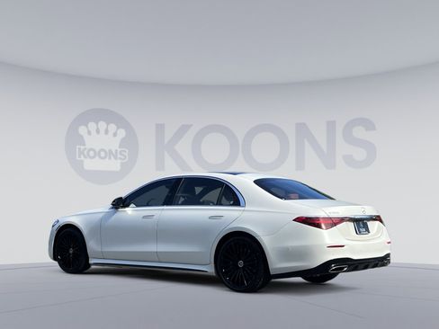 Used 2022 Mercedes-Benz S 500 4MATIC w/ AMG Line Package image 12