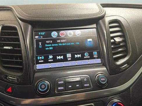 Used 2018 Chevrolet Impala LT FWD image 13