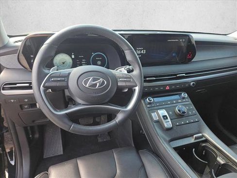 Used 2024 Hyundai Palisade Limited AWD/4WD image 17