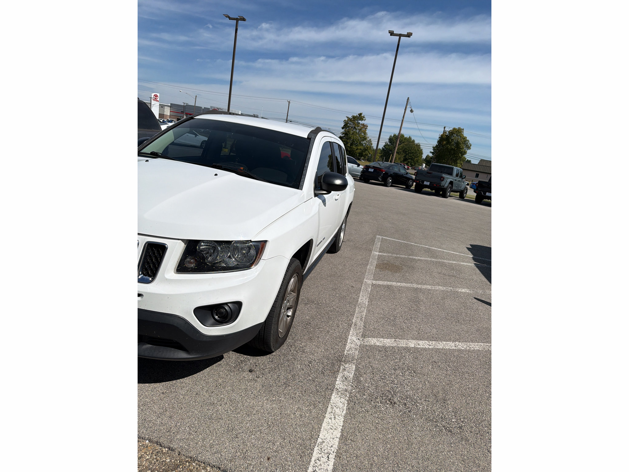 Used 2015 Jeep Compass Sport w/ Power Value Group FWD image 2