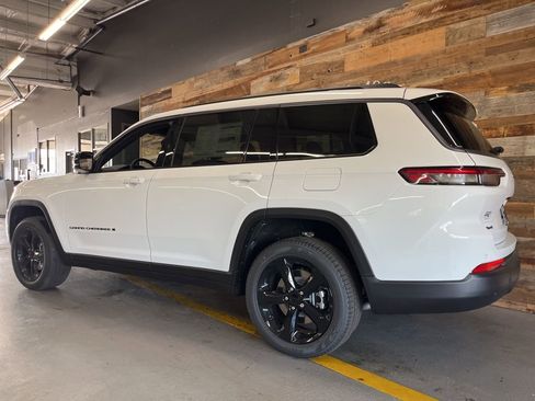 New 2026 Jeep Grand Cherokee L Limited w/ Limited Altitude Package AWD/4WD image 20