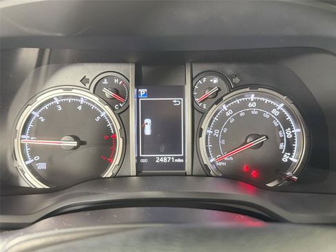 Used 2023 Toyota 4Runner TRD Off-Road Premium AWD/4WD image 10