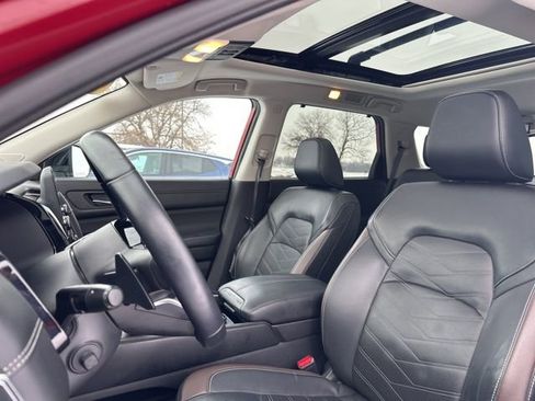 Used 2023 Nissan Pathfinder Platinum image 36