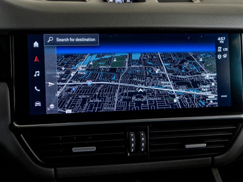 Used 2022 Porsche Cayenne S image 46